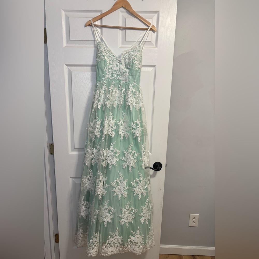 Elegant Mint Green Lace Prom Dress